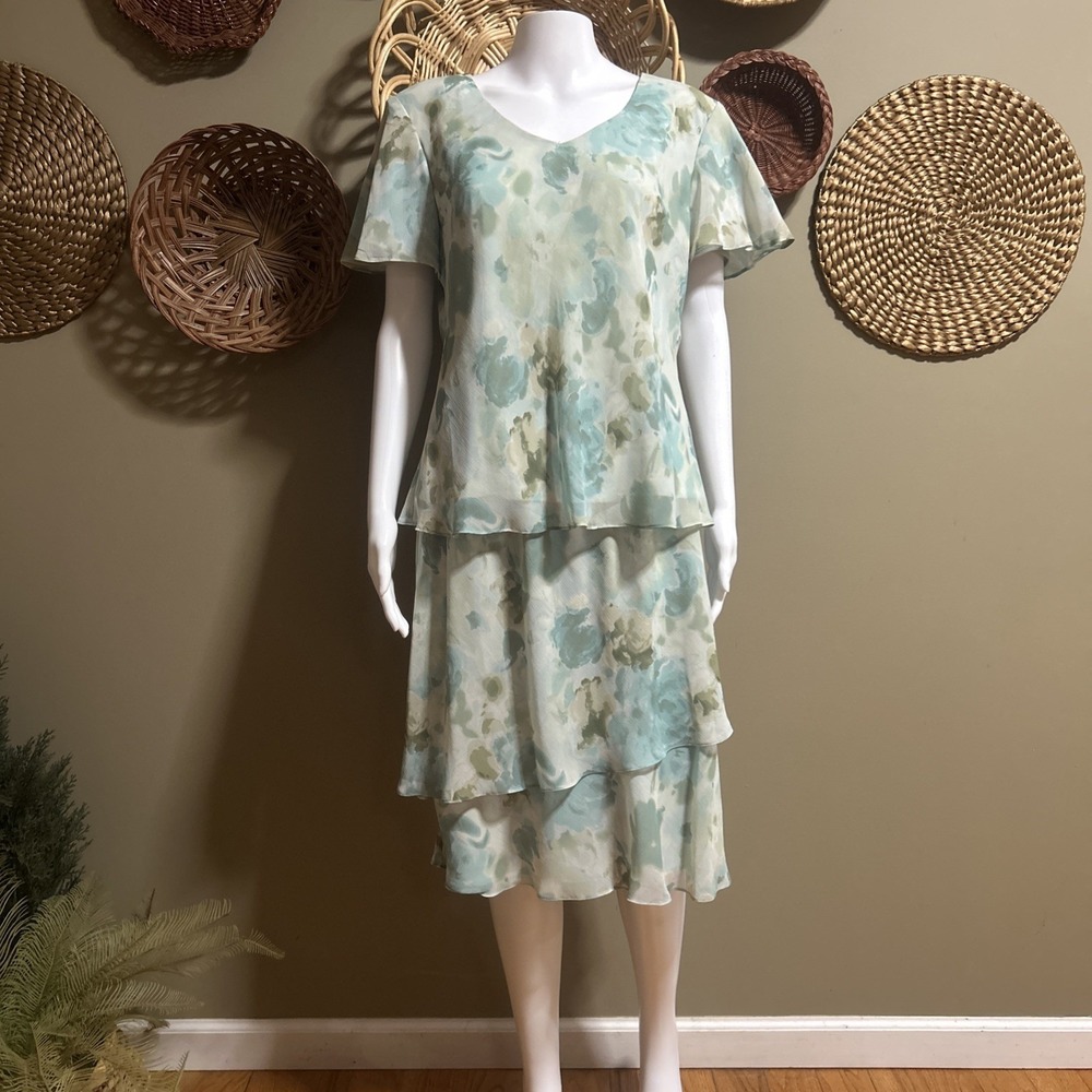 R&M Richard's Muted Green Floral 2 Piece Skirt Top Set Tiered Midi Flowy Size 14